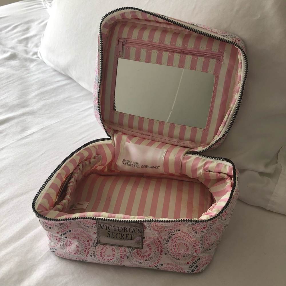Victoria’s Secret travel bag